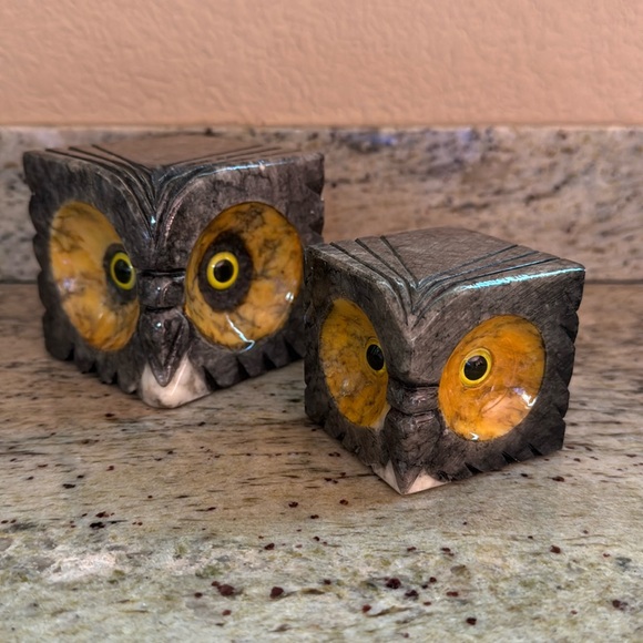 Other - NWT. Square marble carved set of owls